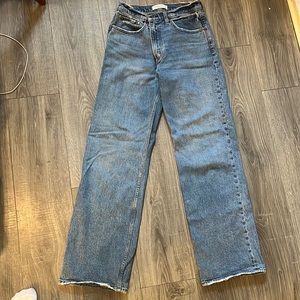 Abercrombie and Fitch The 90’s Relaxed Jean High rise 28/6R